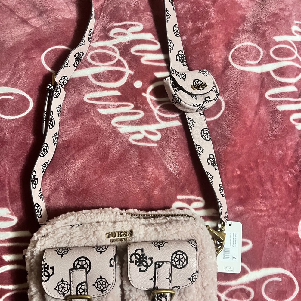 Guess - Picture 2 of 3
